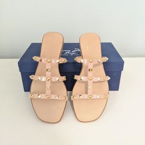 NWT Massimo Matteo Studded Sandal Size 8-9